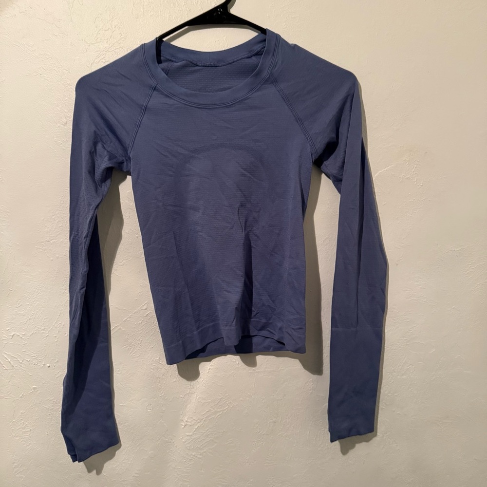 Lululemon cropped long sleeve top